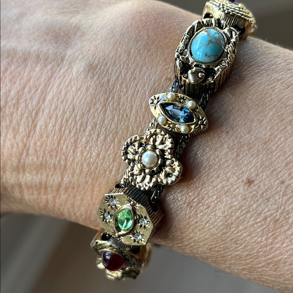 Vintage Victorian Bracelet - Picture 4 of 9